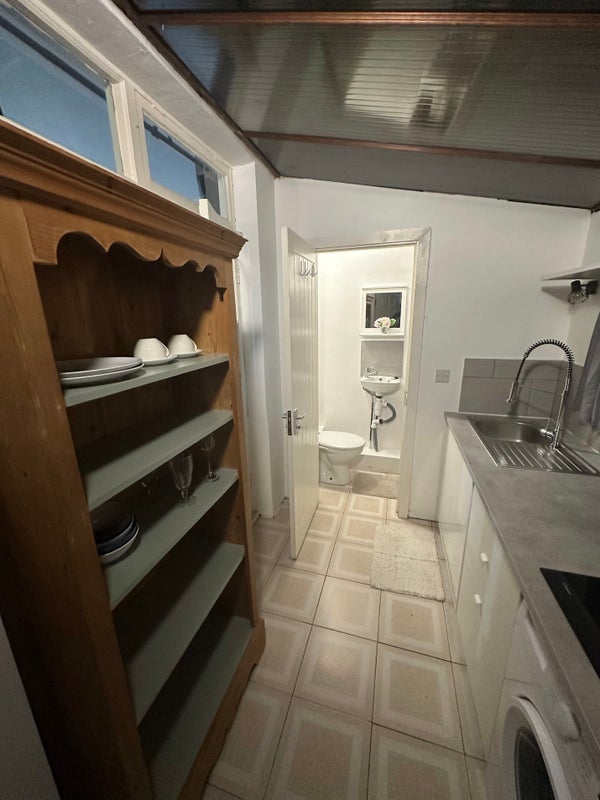 Room Downhills Way in Greater London
