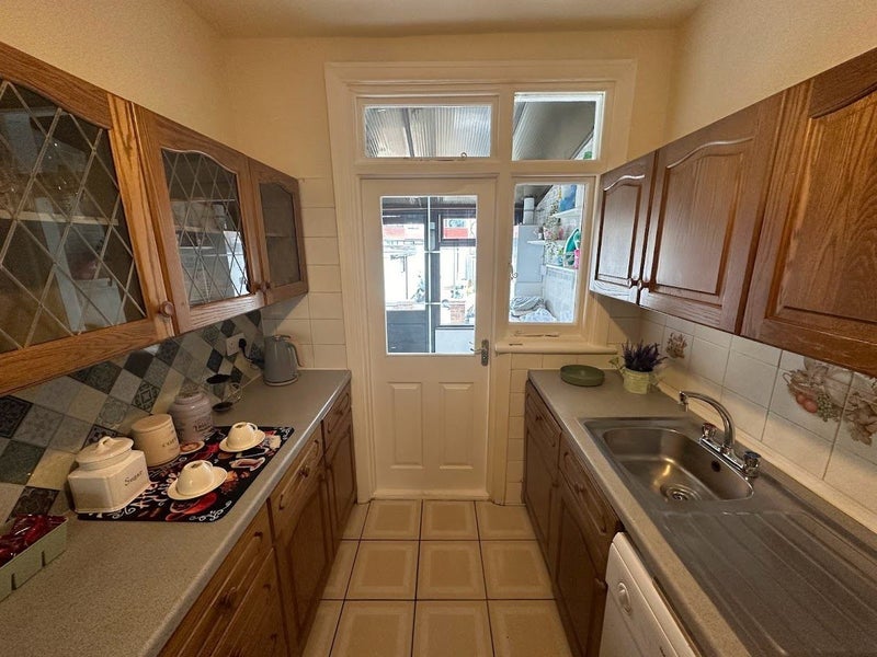 Room Downhills Way in Greater London