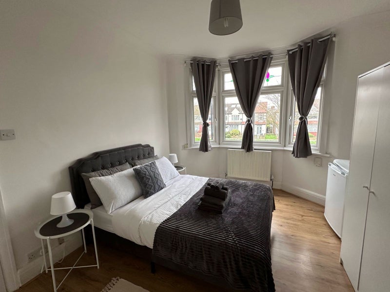 Room Downhills Way in Greater London
