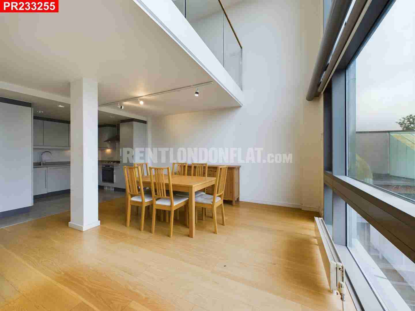 Flat Northolme Road in Greater London