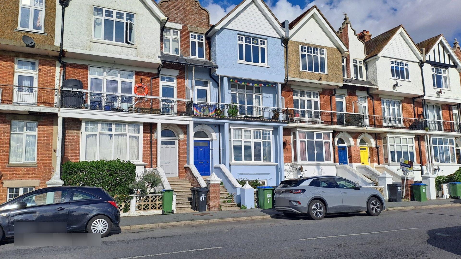 Flat South Terrace in Arun
