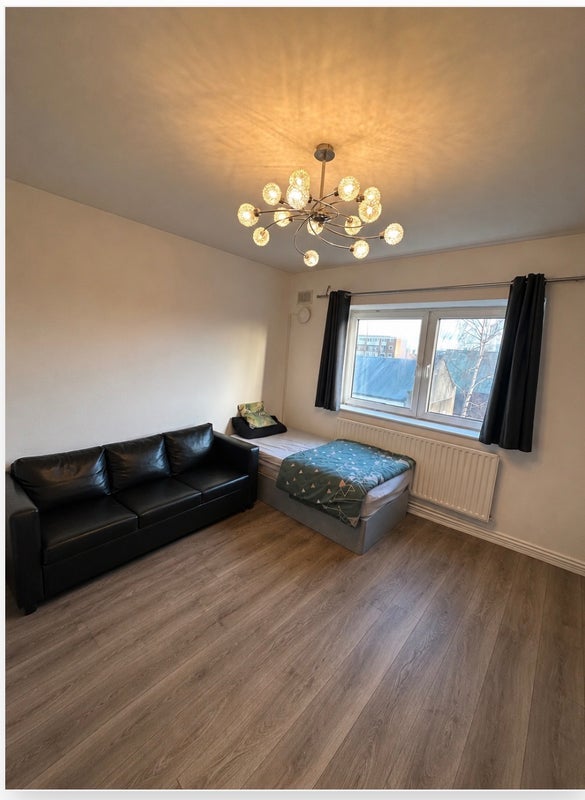 Room Digby Street in Greater London