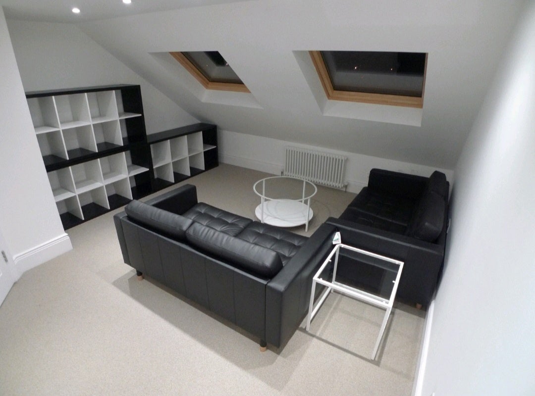 Room Scawen Road in Greater London