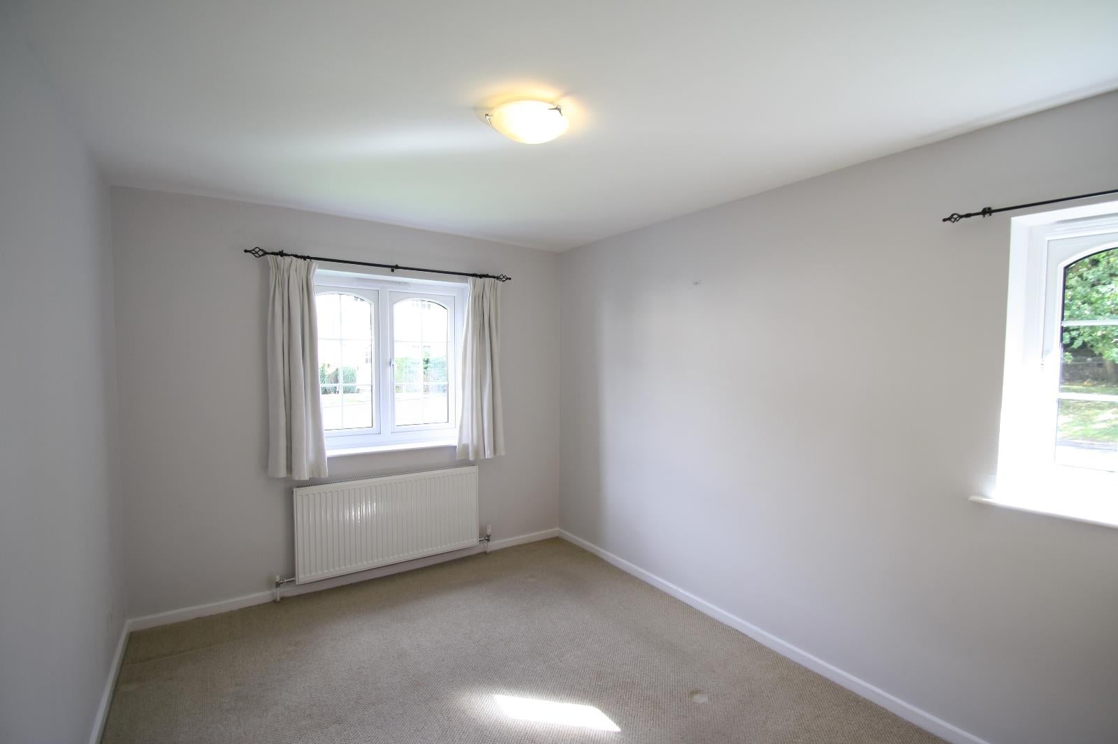 Flat Shadwell Lane in Leeds