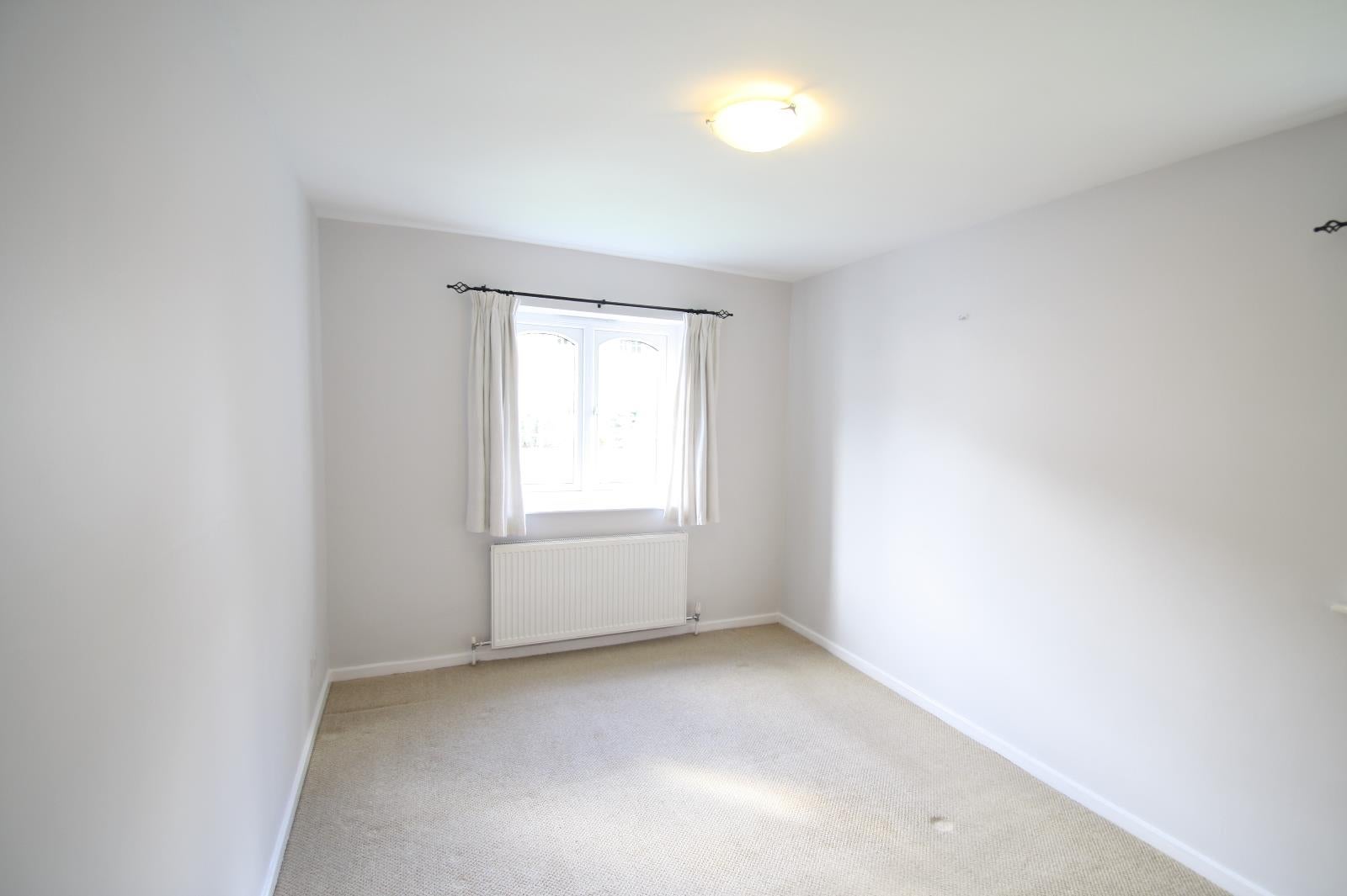 Flat Shadwell Lane in Leeds