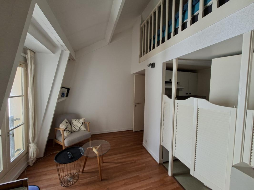 Room Rue de Bertrand in Rennes