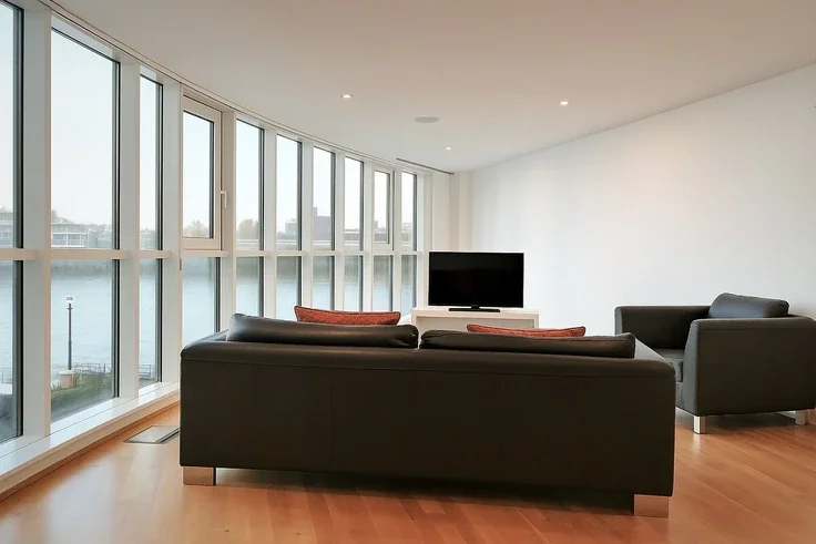 Flat Nine Elms Lane in Greater London