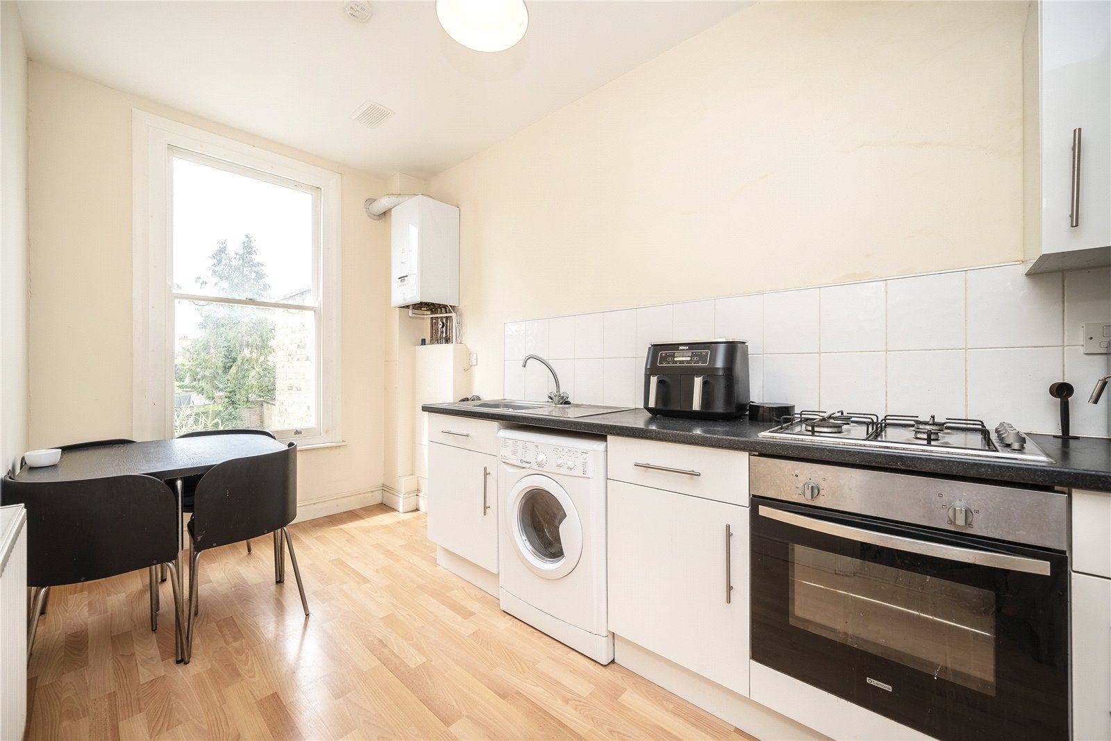 Flat Amhurst Park in Greater London
