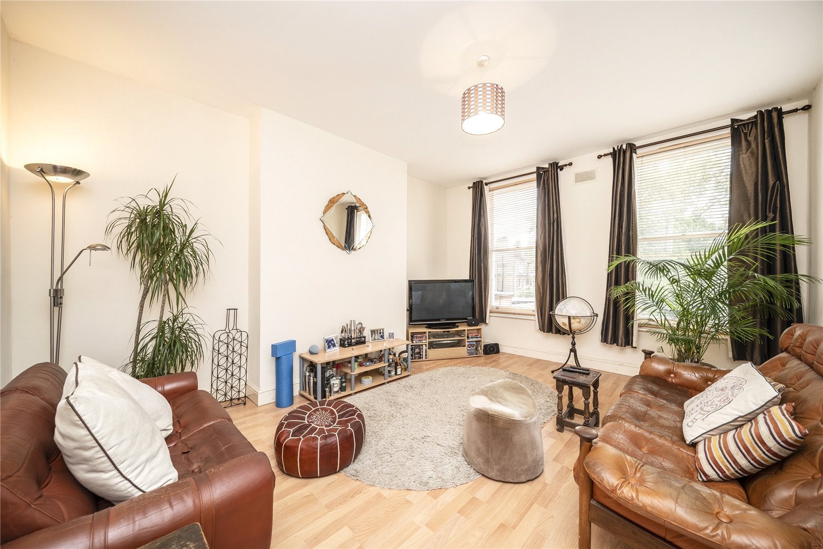 Flat Amhurst Park in Greater London