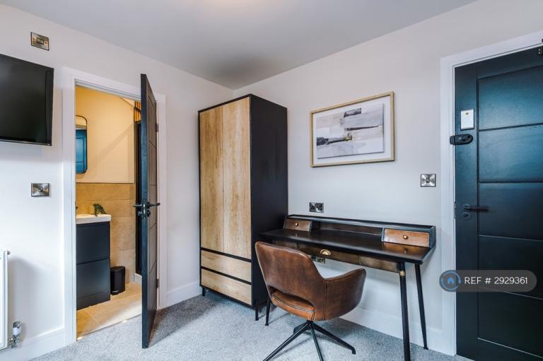 Room Clegge Street in Warrington
