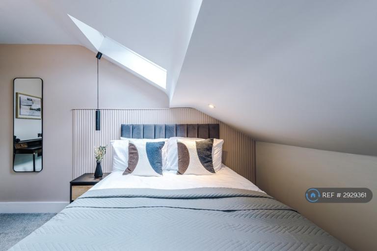 Room Clegge Street in Warrington