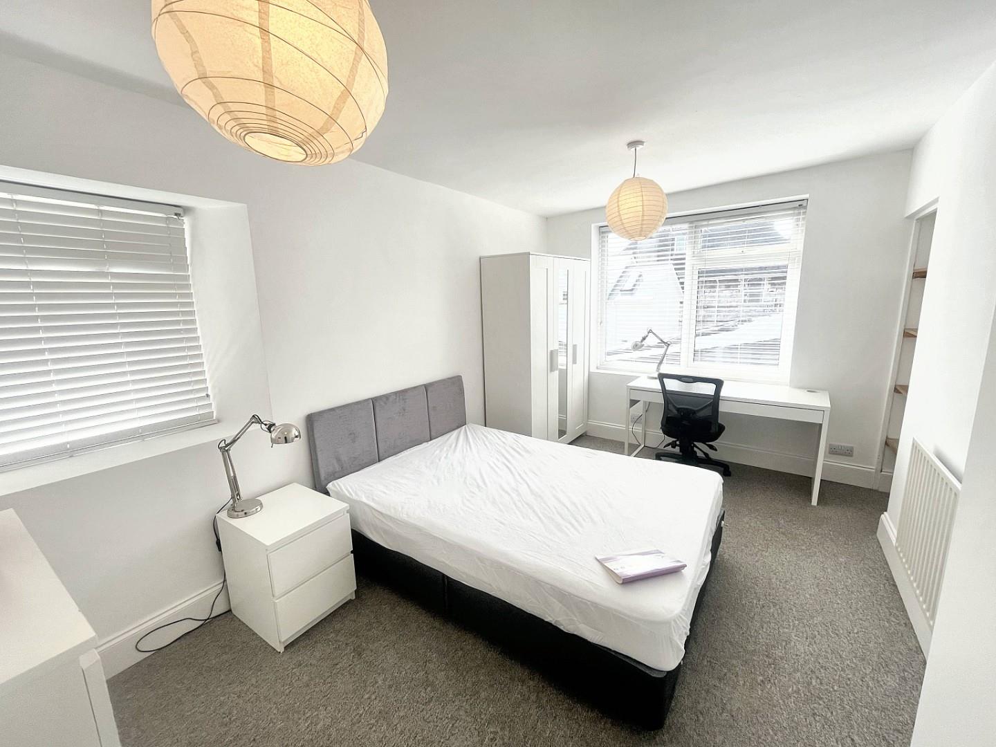 Room Greenbank Avenue in Plymouth