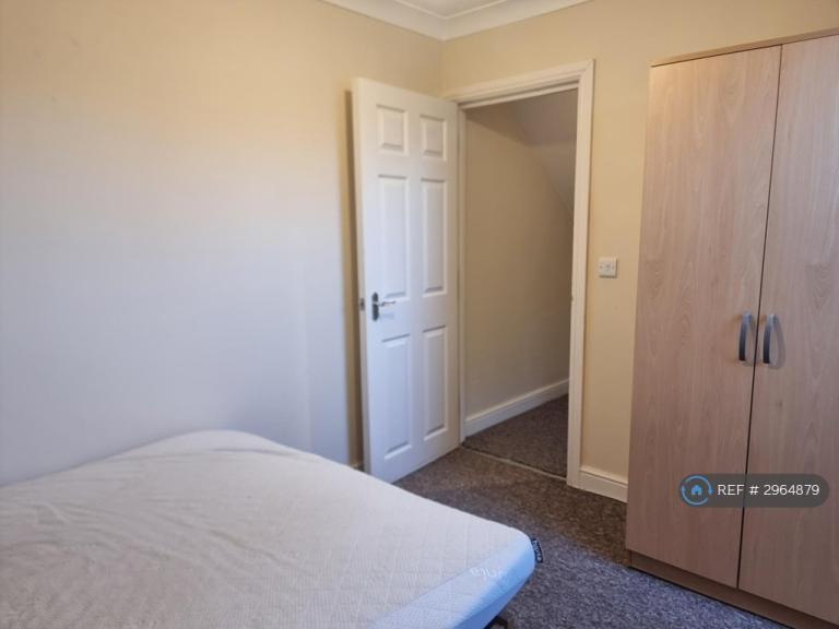 Flat Edward Road in Southampton