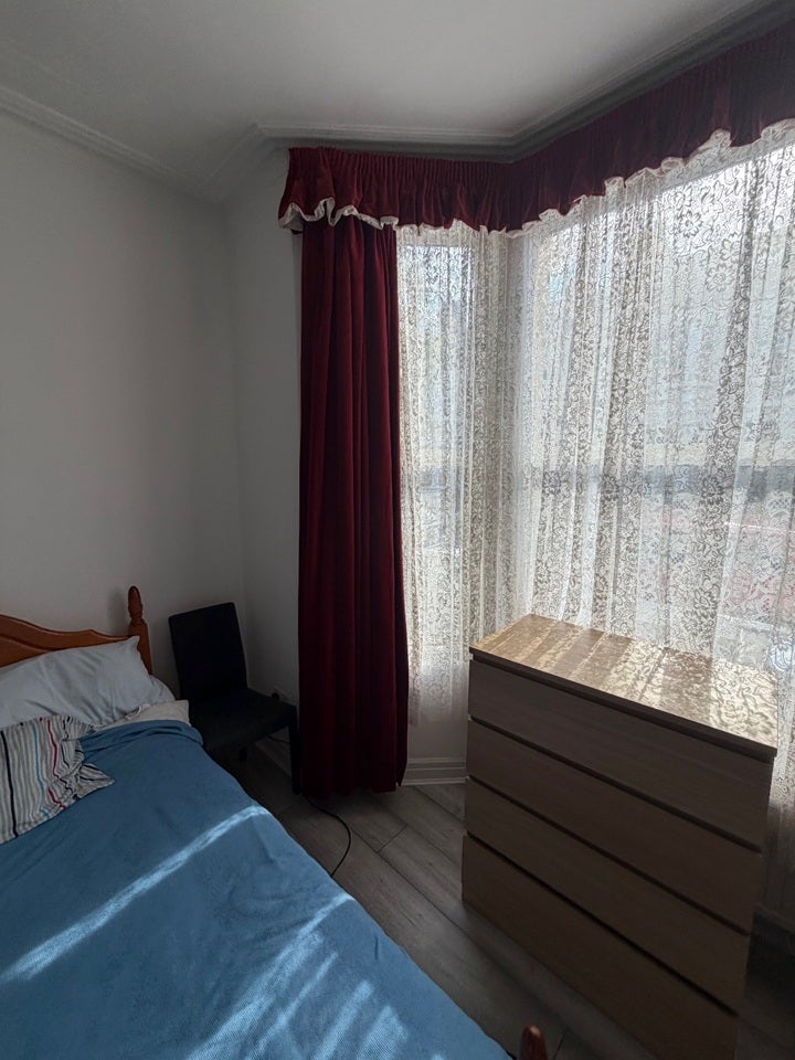 Flat Berens Road in Greater London
