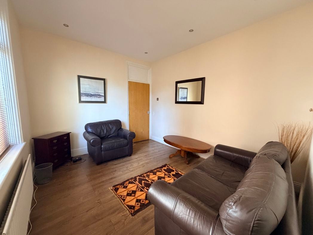 Flat Grosvenor Road in Newcastle upon Tyne