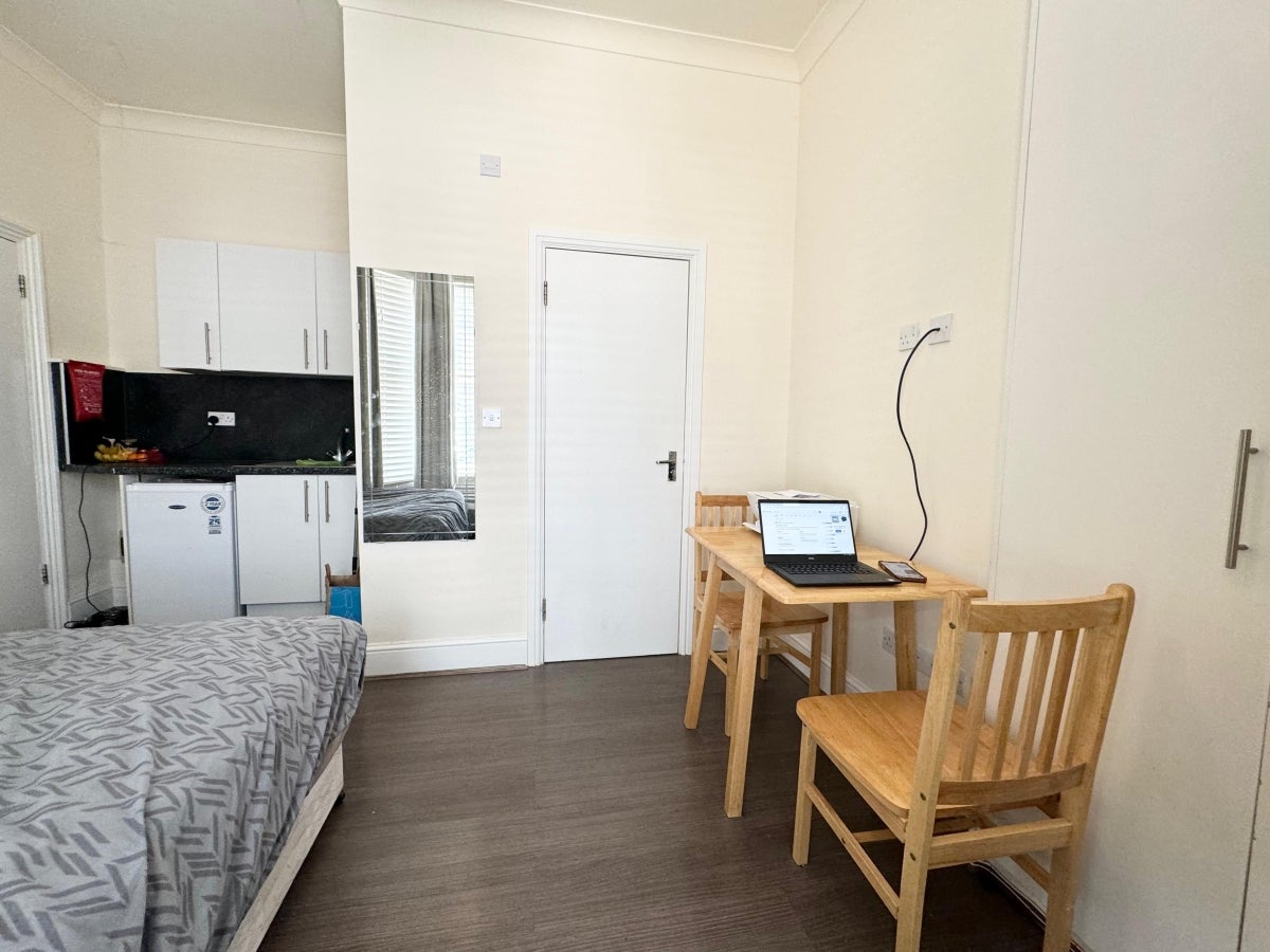Flat Hornsey Park Road in Greater London