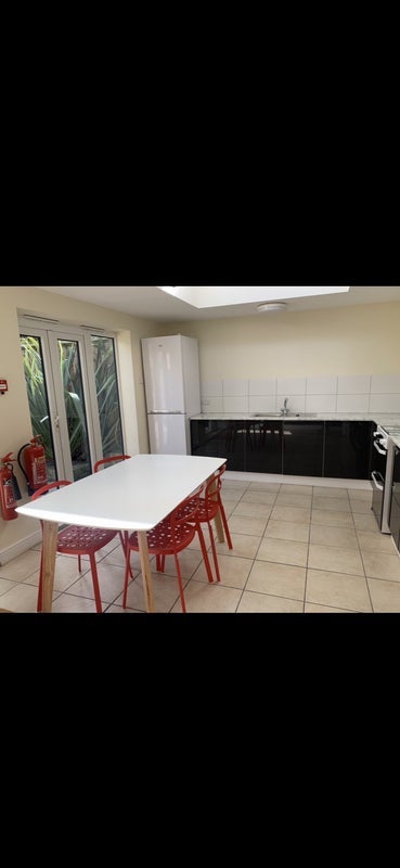 Room Lewisham Way in Greater London