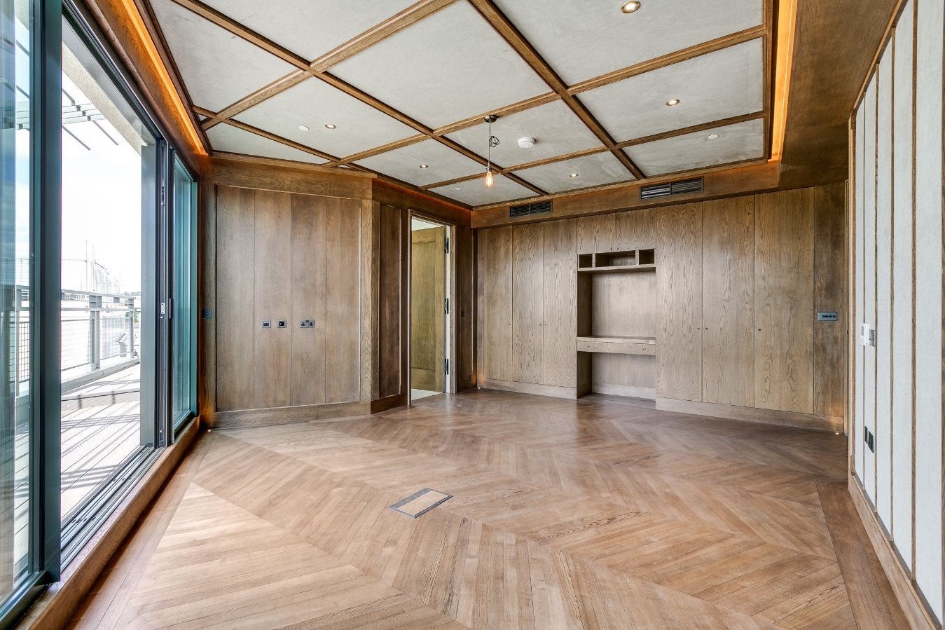 Flat Holmes Road in Greater London