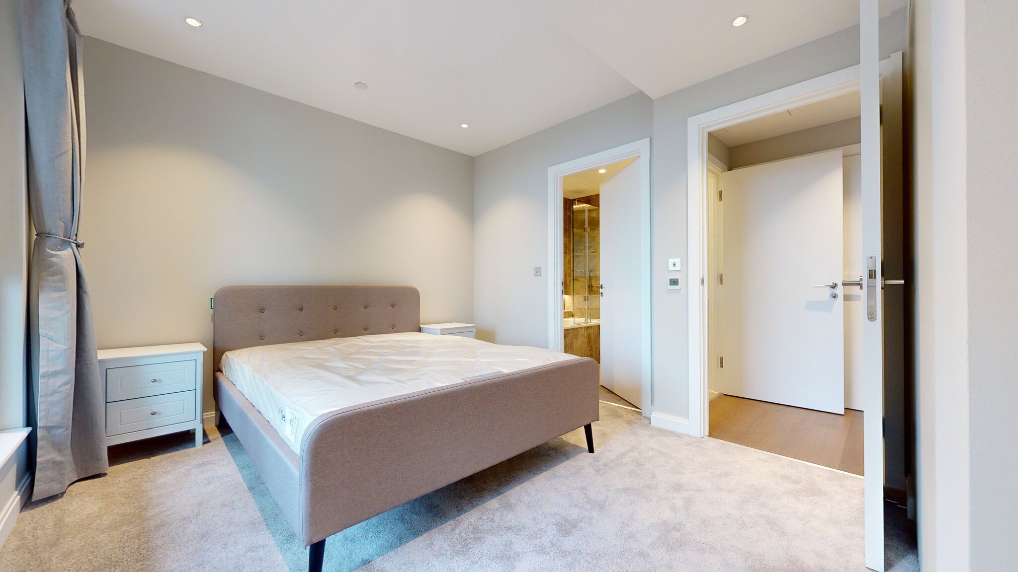 Flat Kennington Lane in Greater London