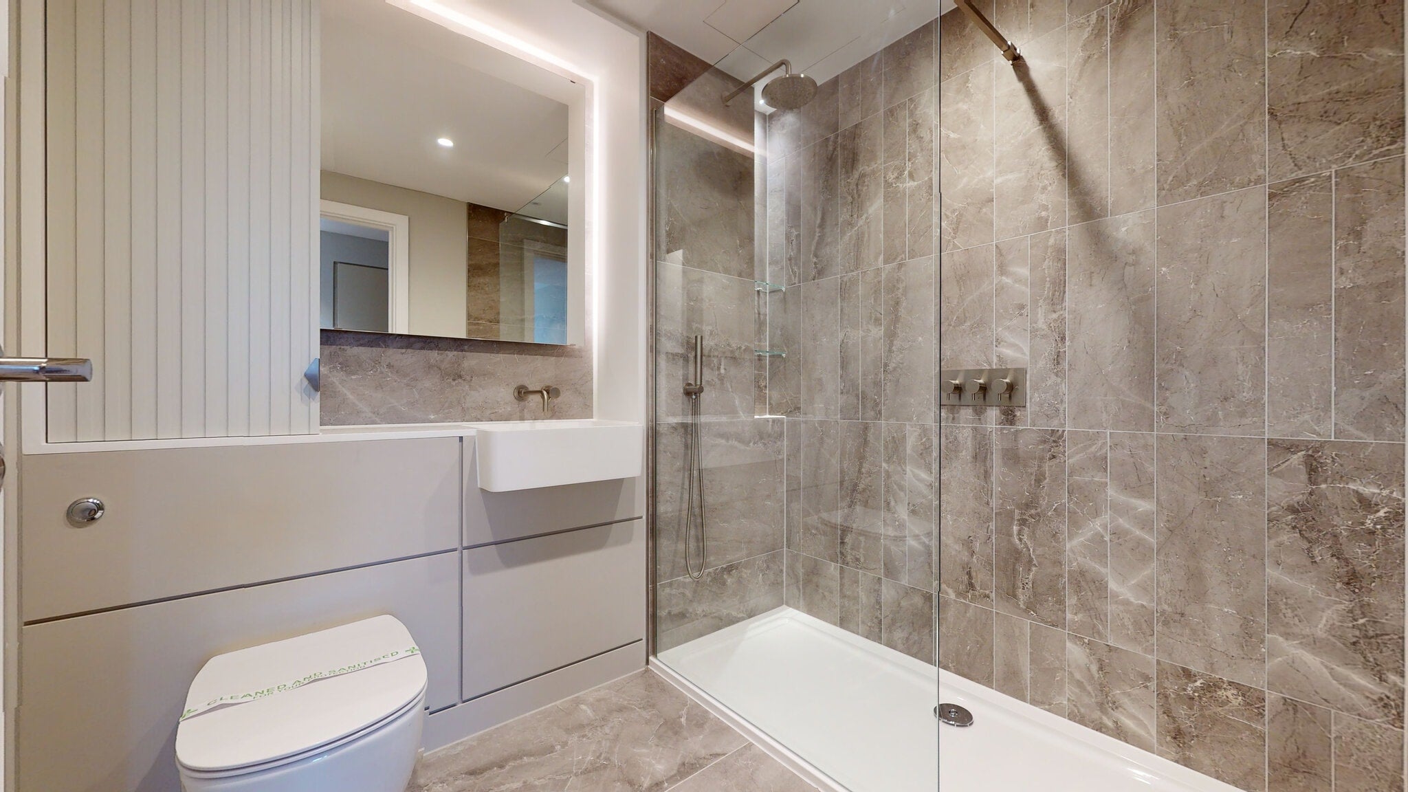 Flat Kennington Lane in Greater London