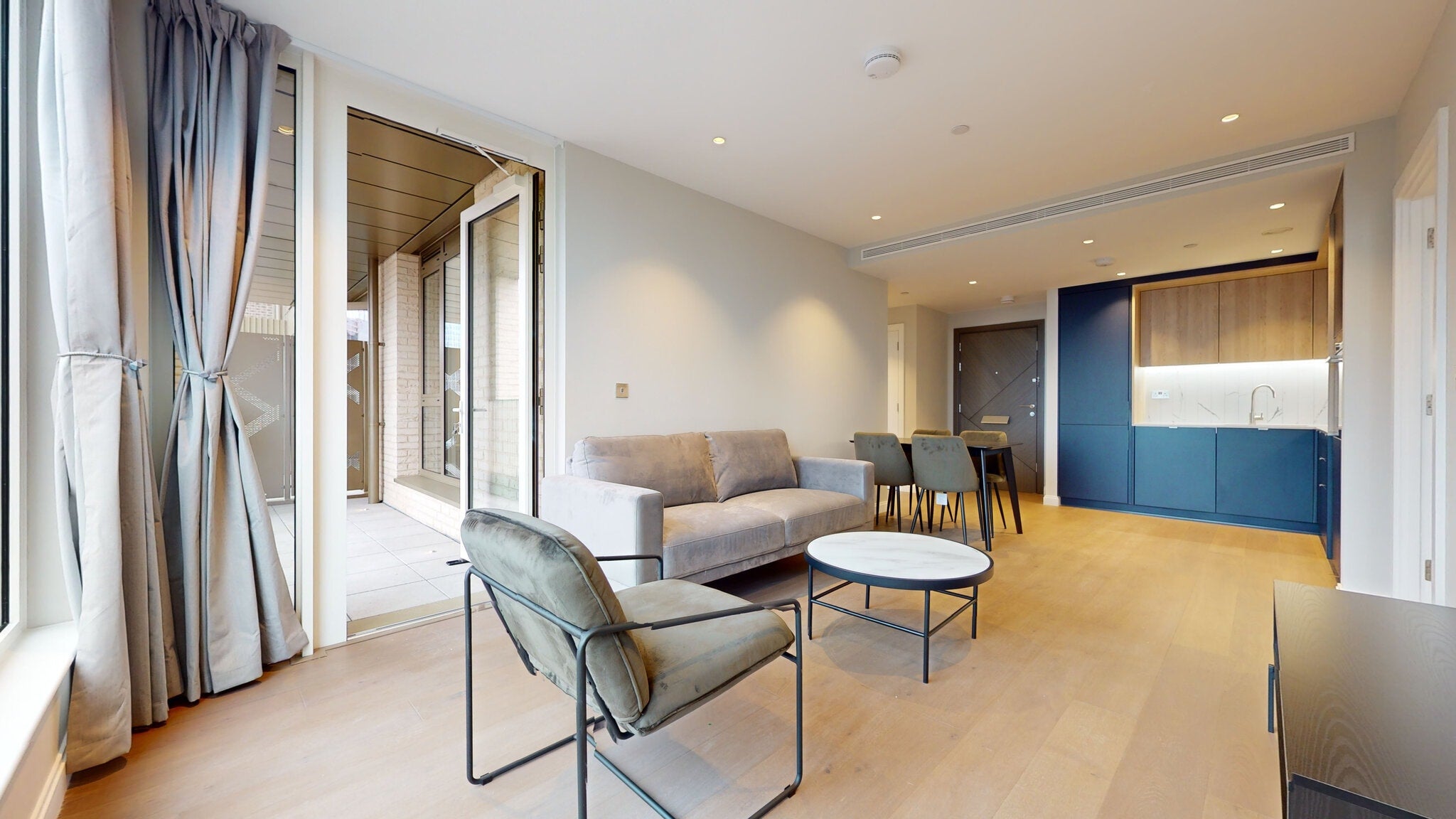 Flat Kennington Lane in Greater London