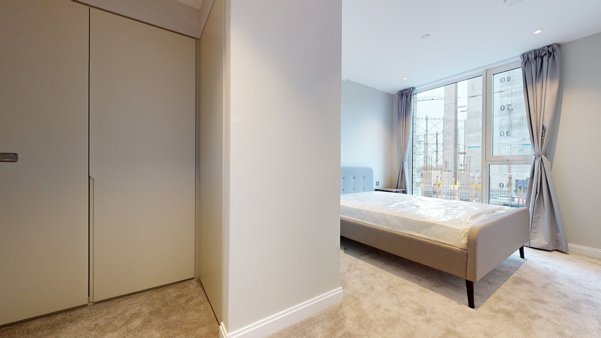 Flat Kennington Lane in Greater London