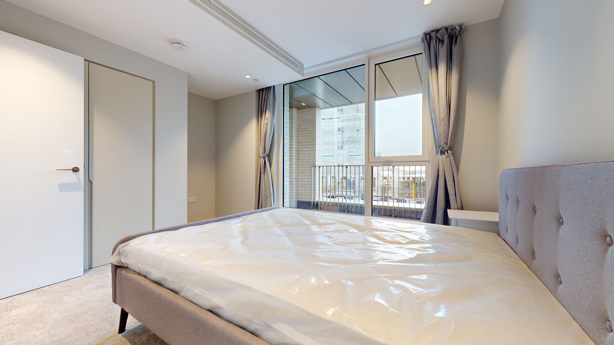 Flat Kennington Lane in Greater London