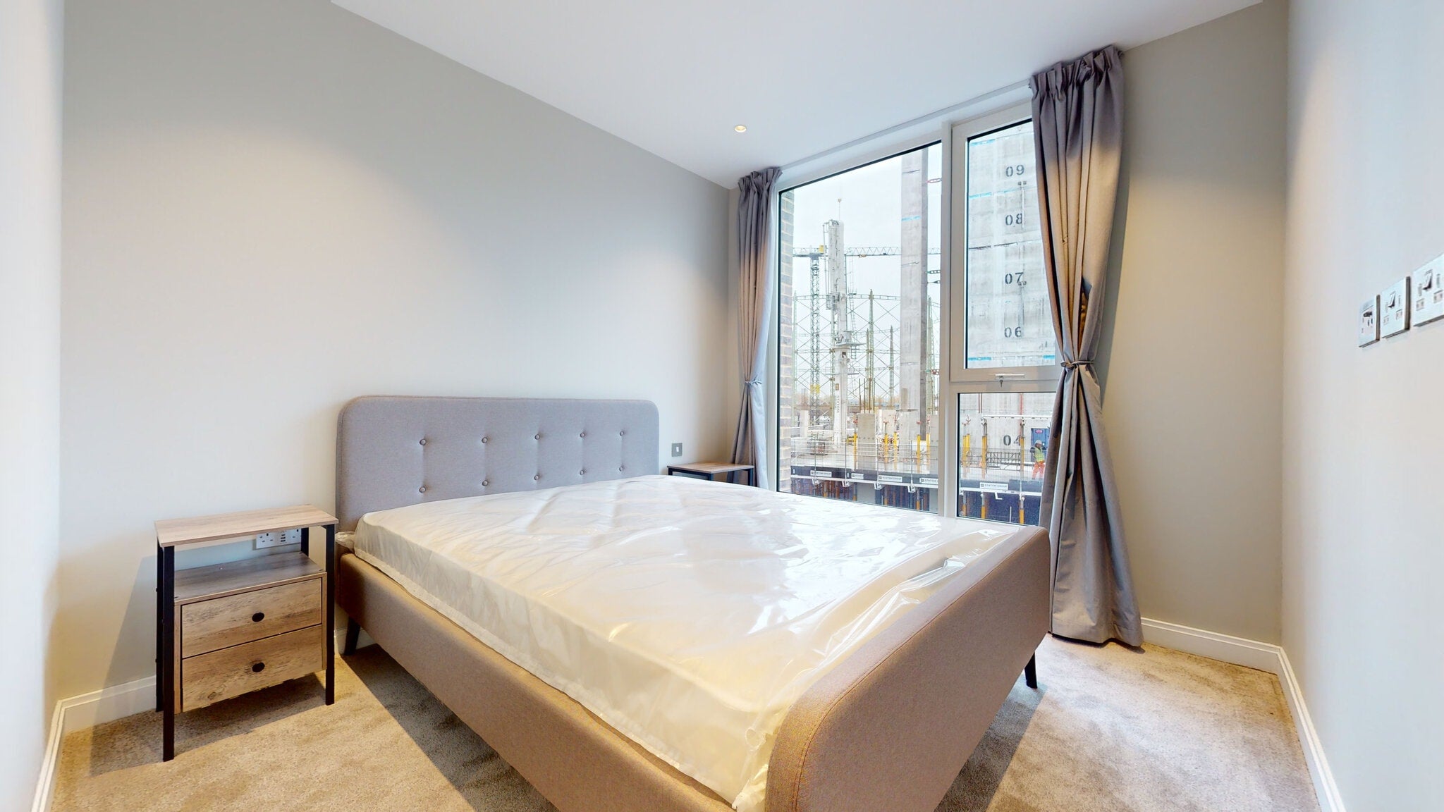 Flat Kennington Lane in Greater London