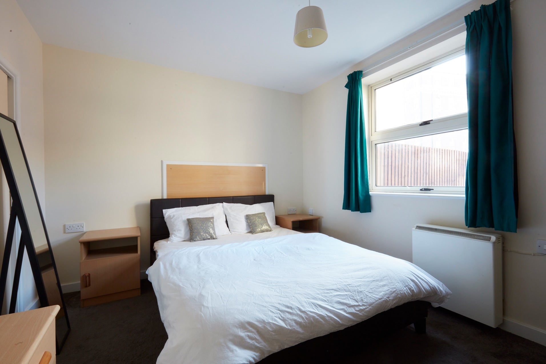Flat Myrtle Street in Liverpool