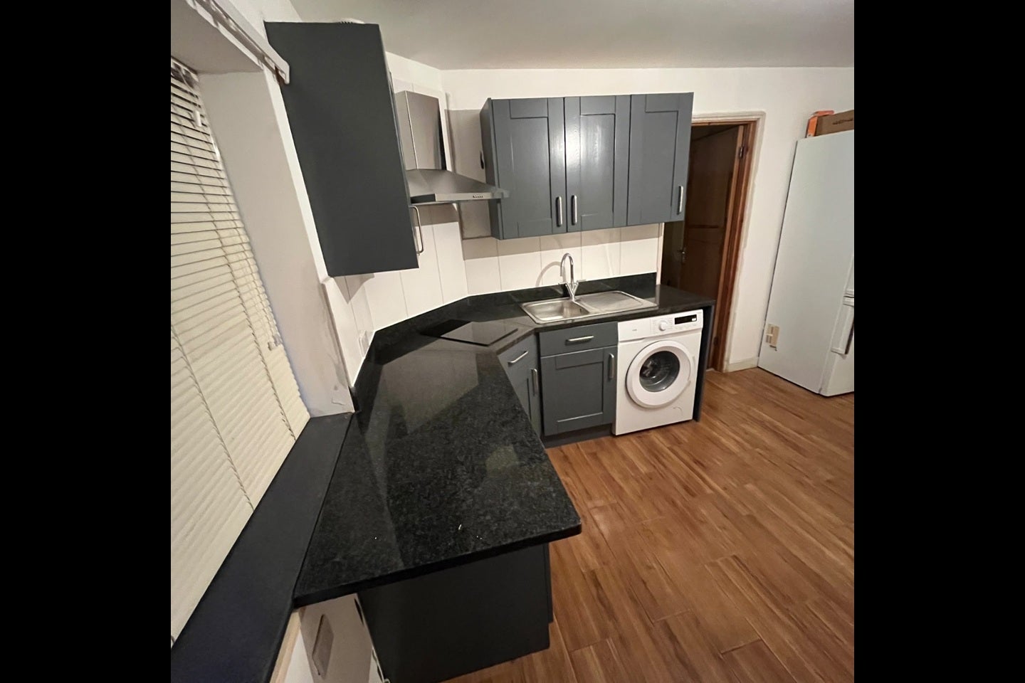 Flat Felton Road in Greater London