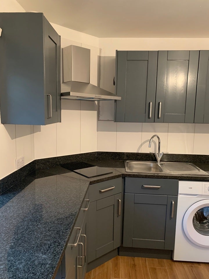 Flat Felton Road in Greater London