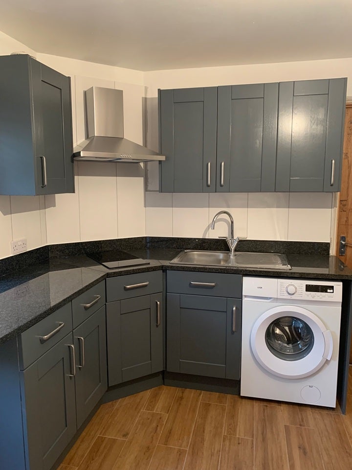 Flat Felton Road in Greater London