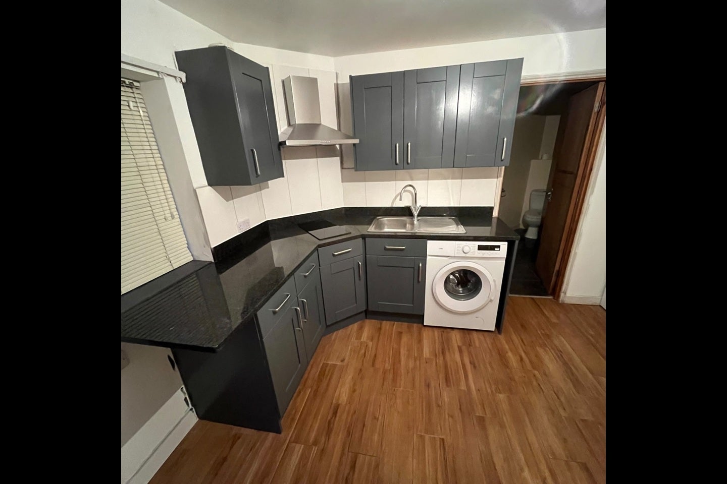Flat Felton Road in Greater London