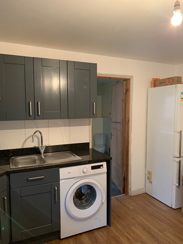Flat Felton Road in Greater London