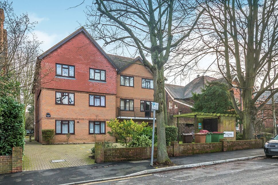 Flat Albion Road in Greater London