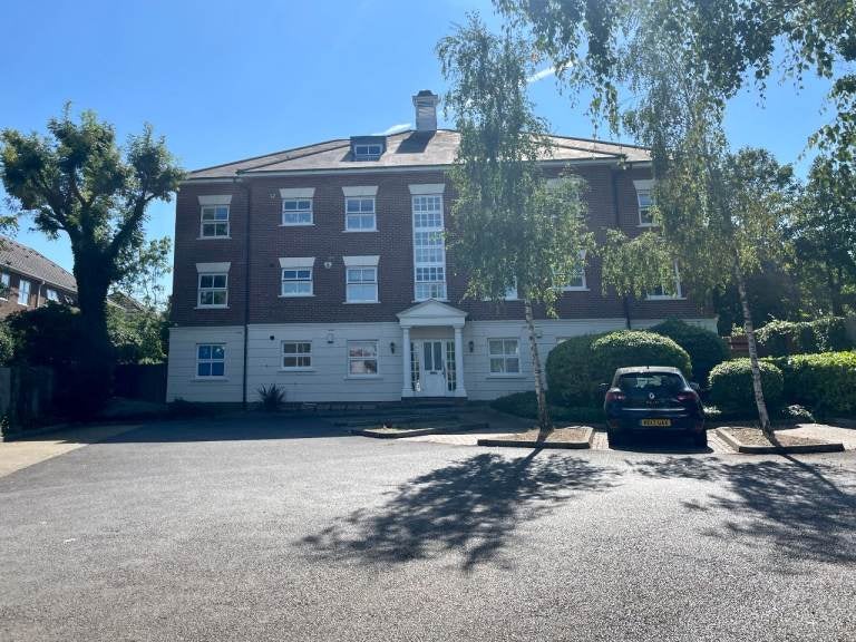 House Pearfield Road in Greater London