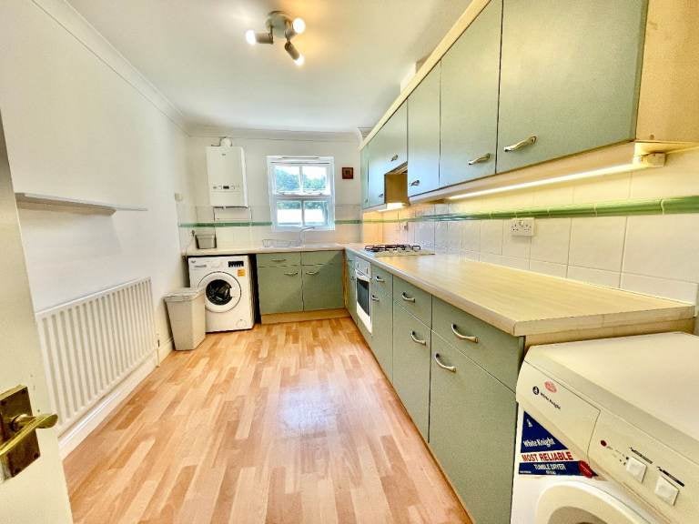 House Pearfield Road in Greater London