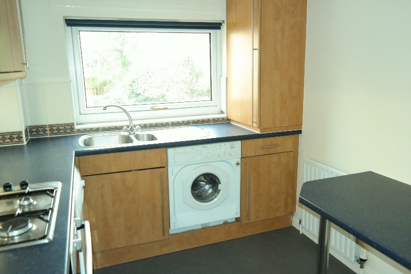 Flat Hayburn Place in Glasgow