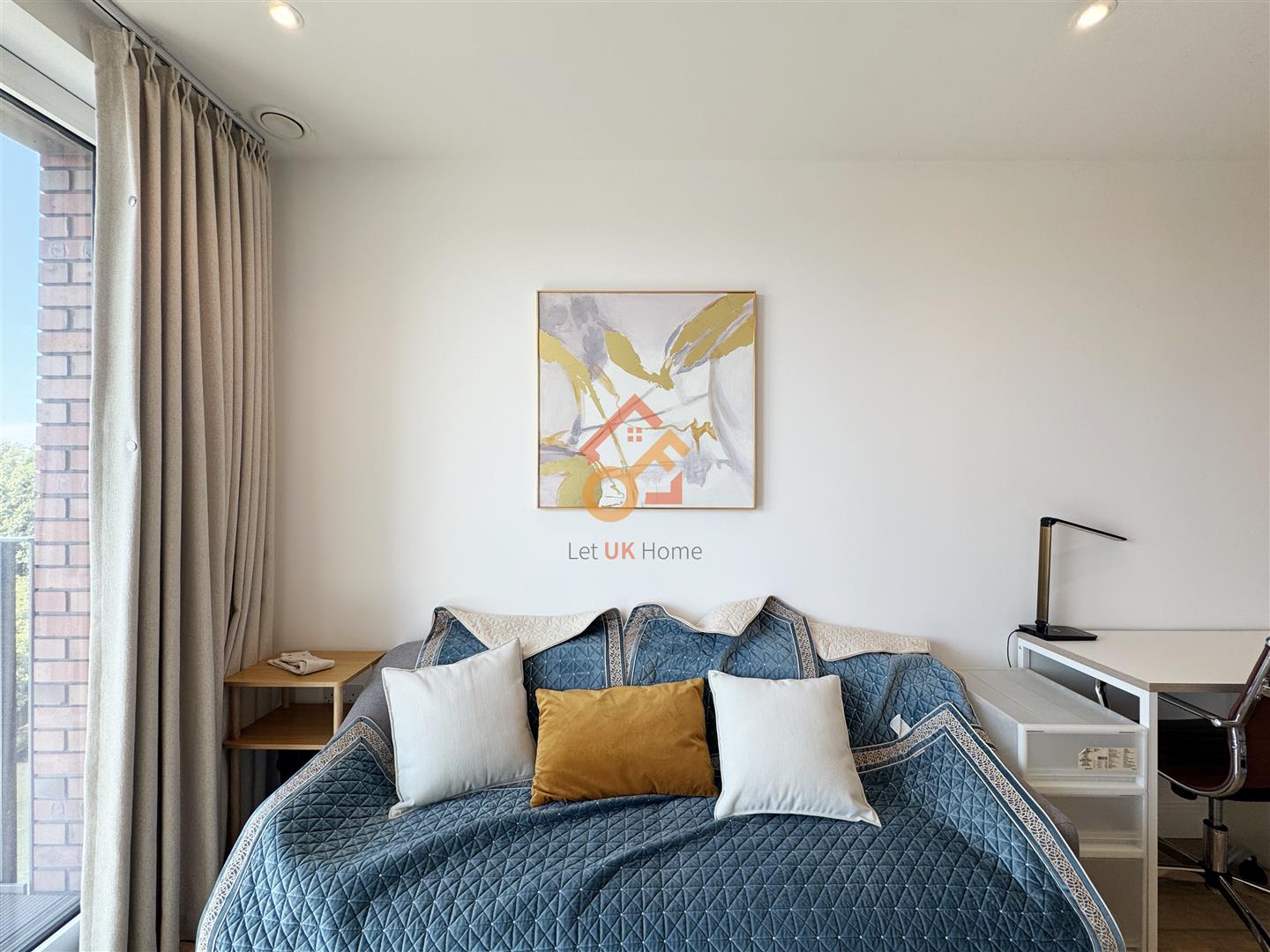 Flat Abbeydale Road in Greater London
