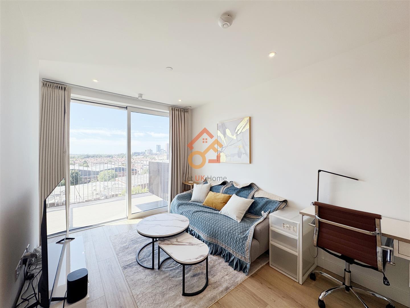 Flat Abbeydale Road in Greater London