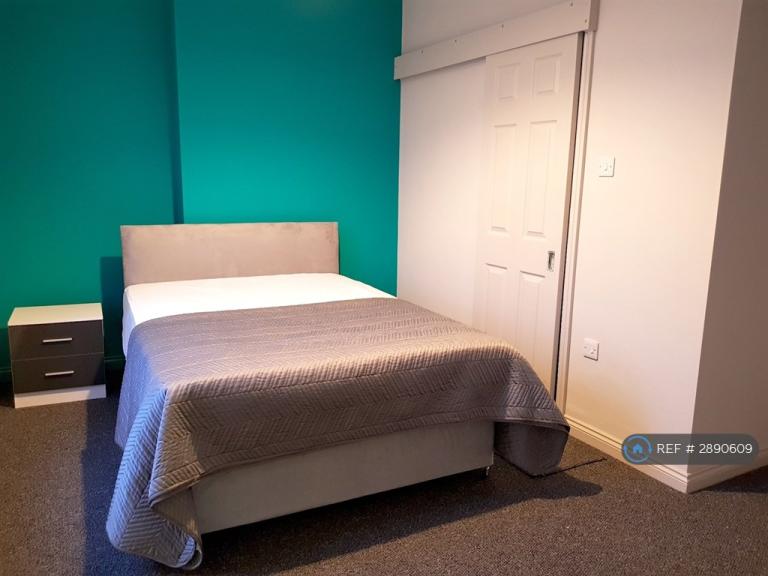 Room Felixstowe Road in Ipswich