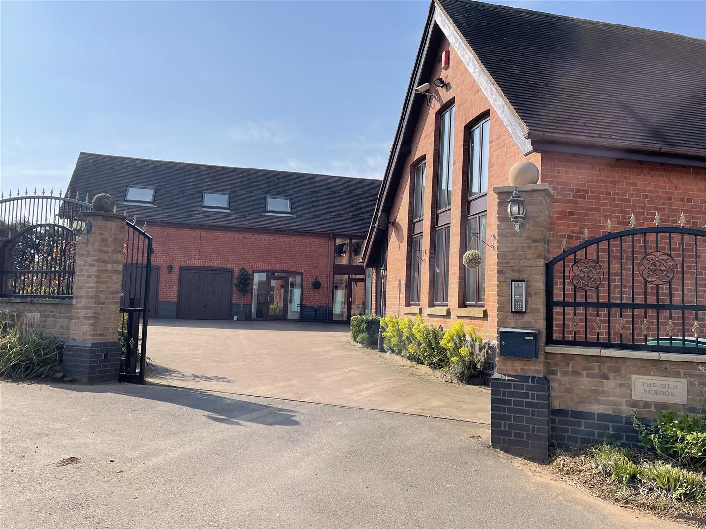 Flat Squires Lane in Newark and Sherwood
