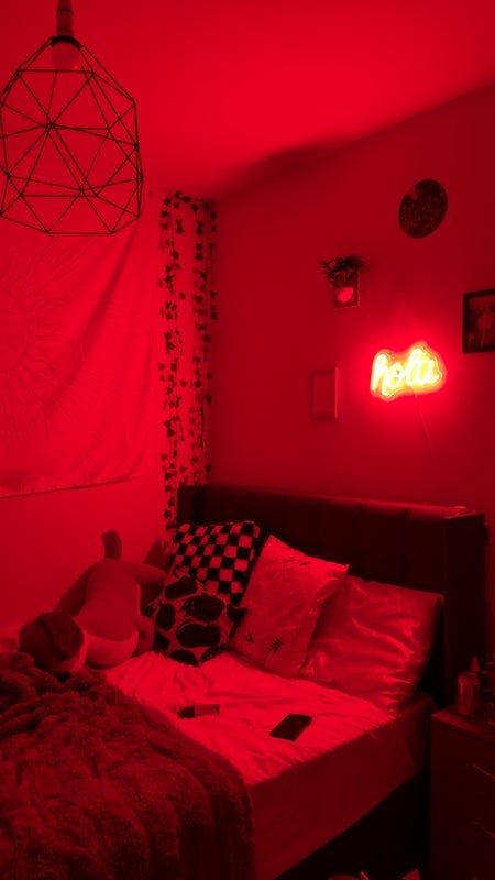 Room North End Road in Greater London
