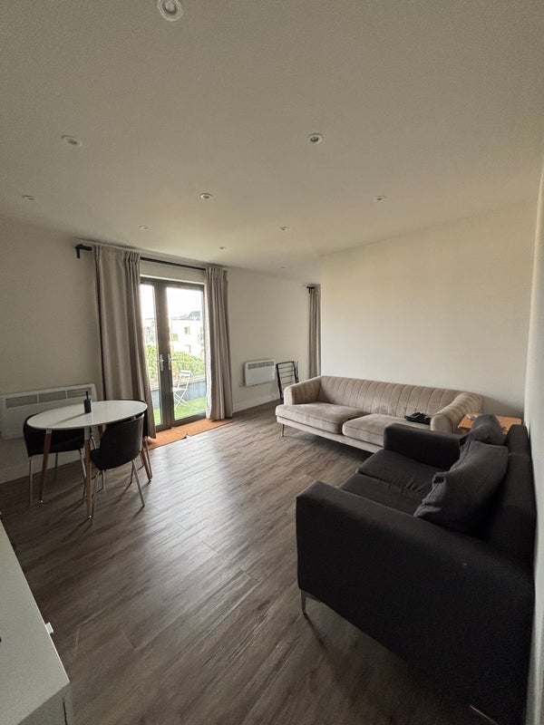 Room Mitcham Road in Greater London