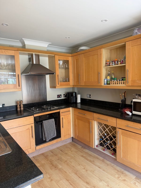 Room Barnard Road in Greater London