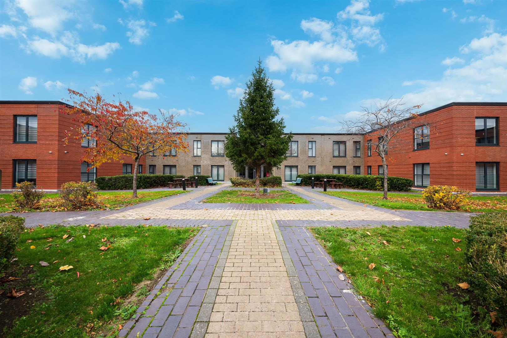 Flat Cirencester Way in Swindon