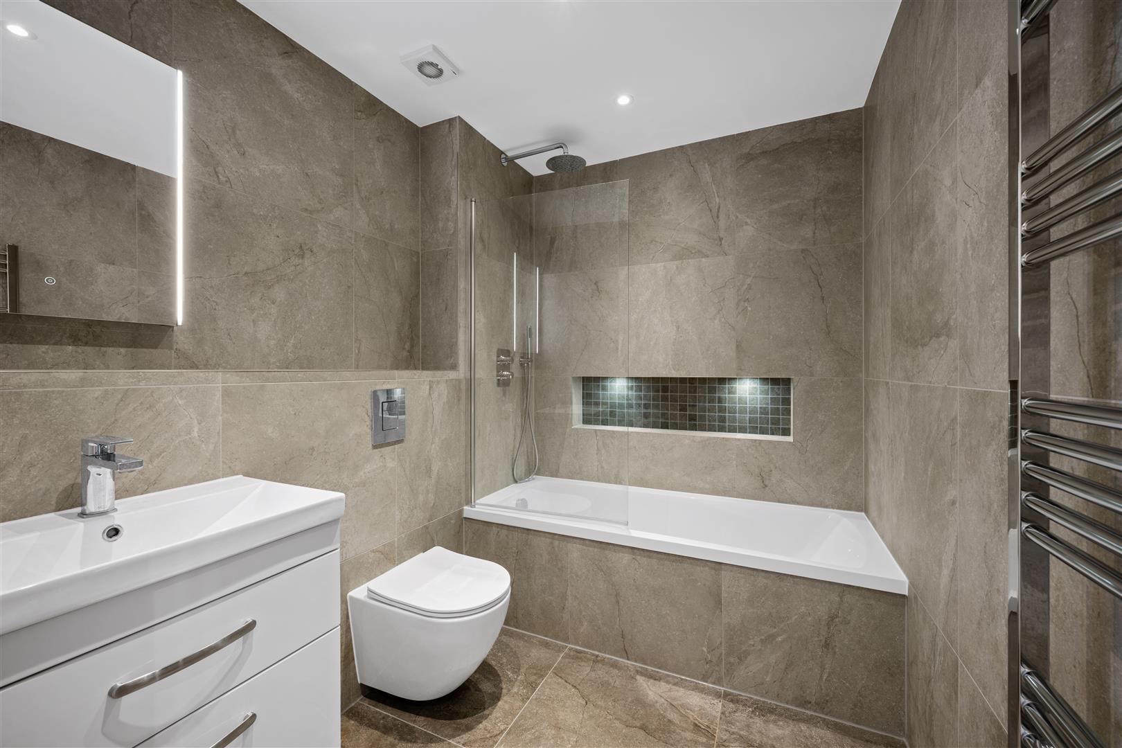 Flat Cirencester Way in Swindon