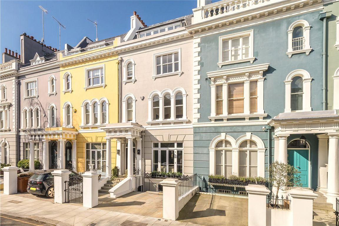 House Elgin Crescent in Greater London