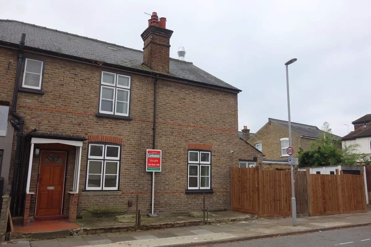 House Villiers Road in Greater London