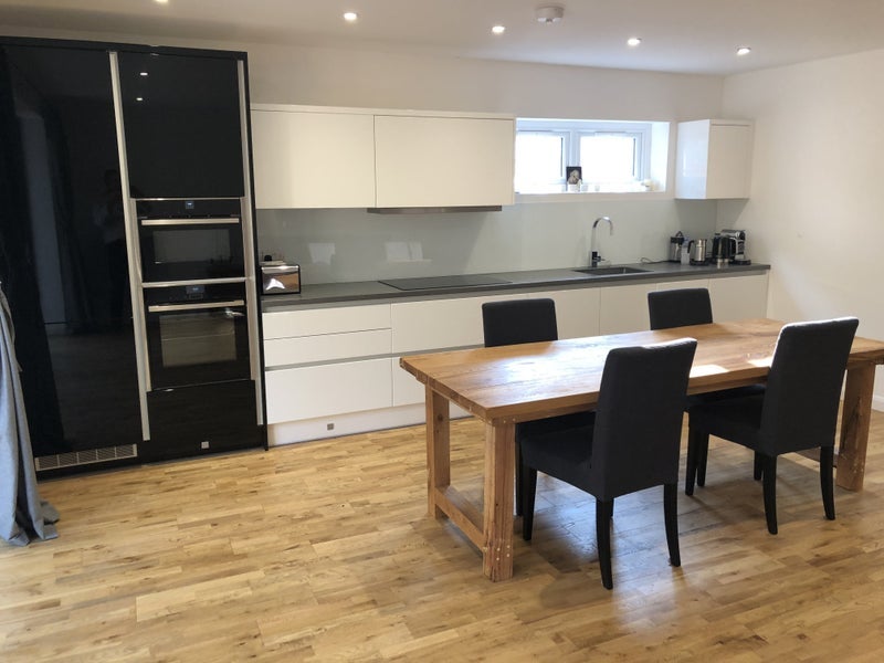 Flat Bowerman Avenue in Greater London